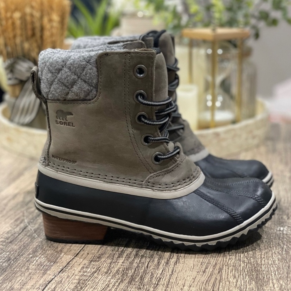 SOREL Women's Slimpack Lace II Waterproof Insulated Boot size 6.5